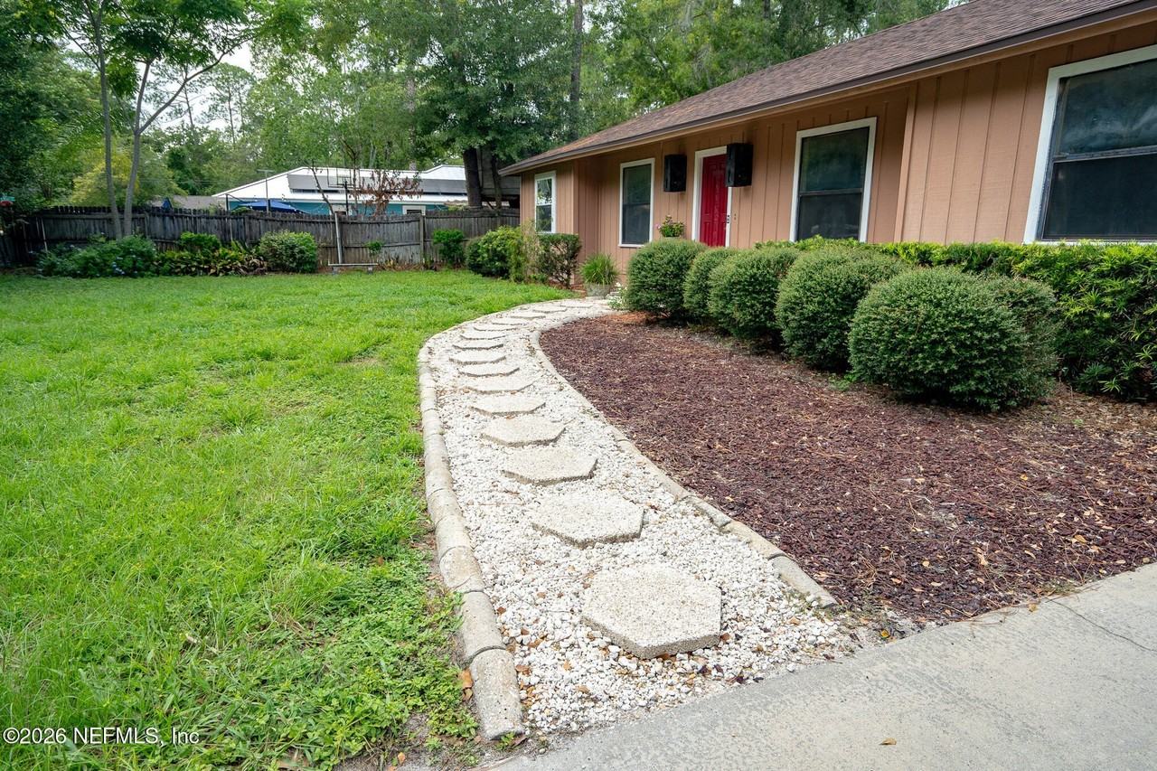 4909 Beige St - Photo 4 of 33