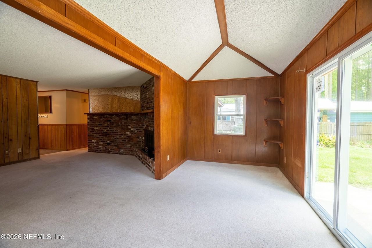 4909 Beige St - Photo 7 of 33