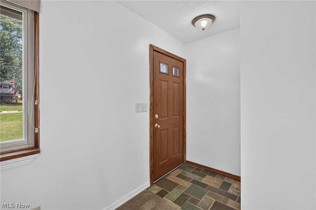 1626 S Carpenter Rd - Photo 4 of 37