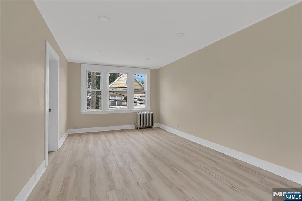 252 River Dr #3 - Photo 4 of 16