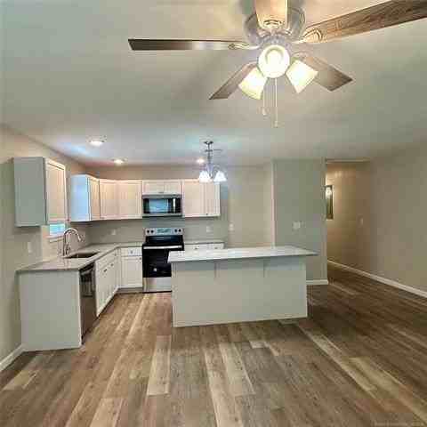 3812 W 55th St #A - Photo 4 of 21