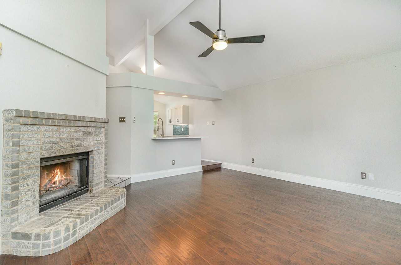 10678 Quest Dr - Photo 6 of 23
