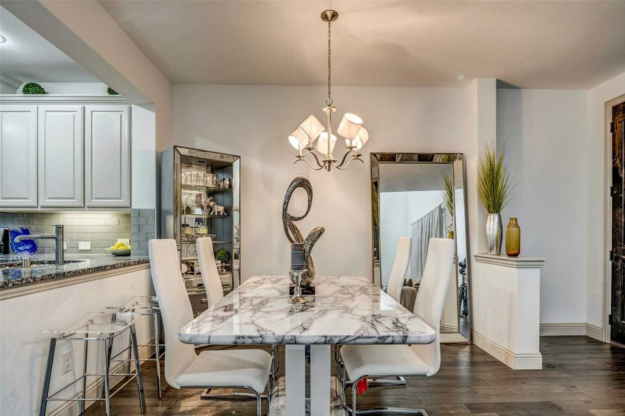 3712 Lantern Ln - Photo 6 of 35