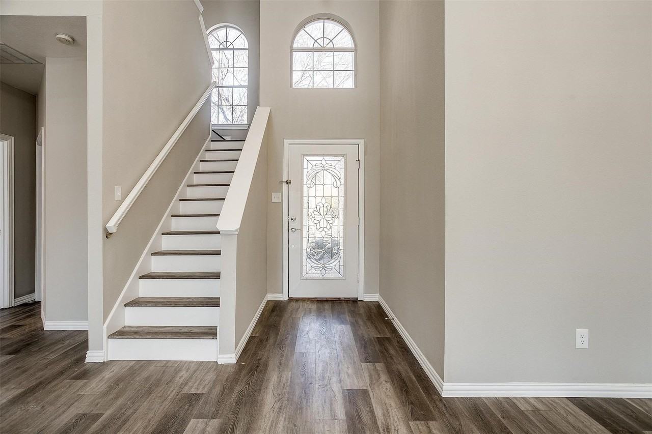 1016 Telluride Dr - Photo 4 of 23