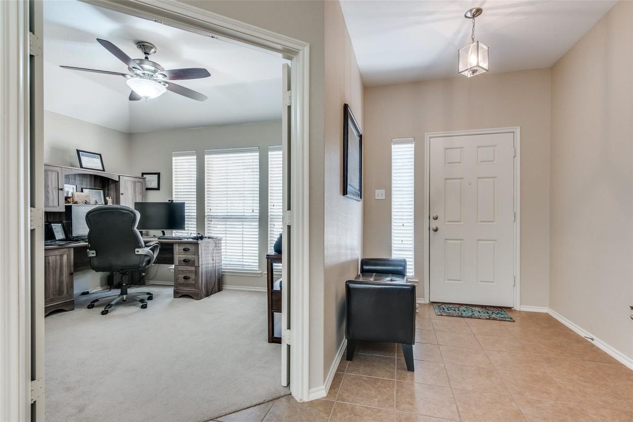 1017 Golden Bear Ln - Photo 2 of 19