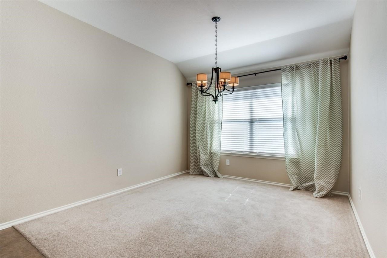 1017 Golden Bear Ln - Photo 4 of 19