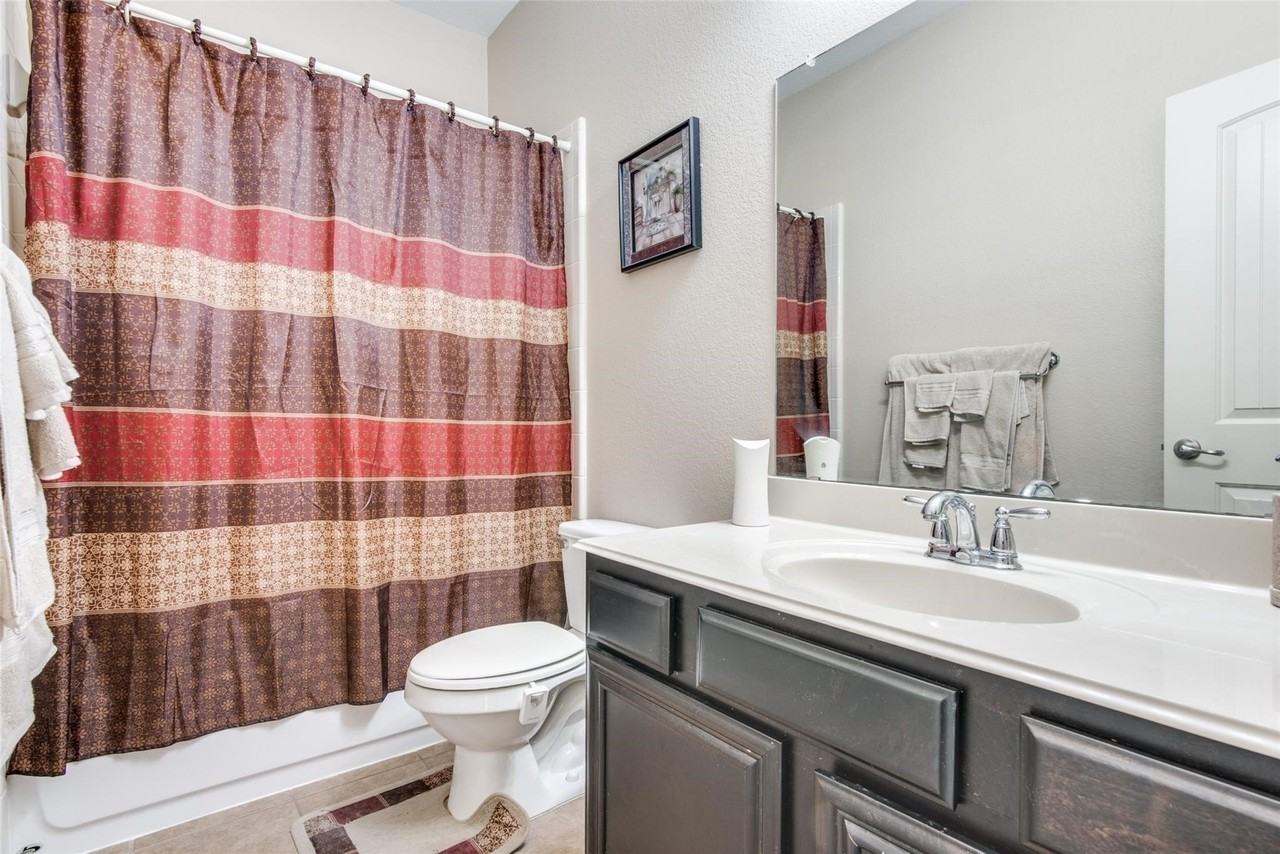 1017 Golden Bear Ln - Photo 5 of 19
