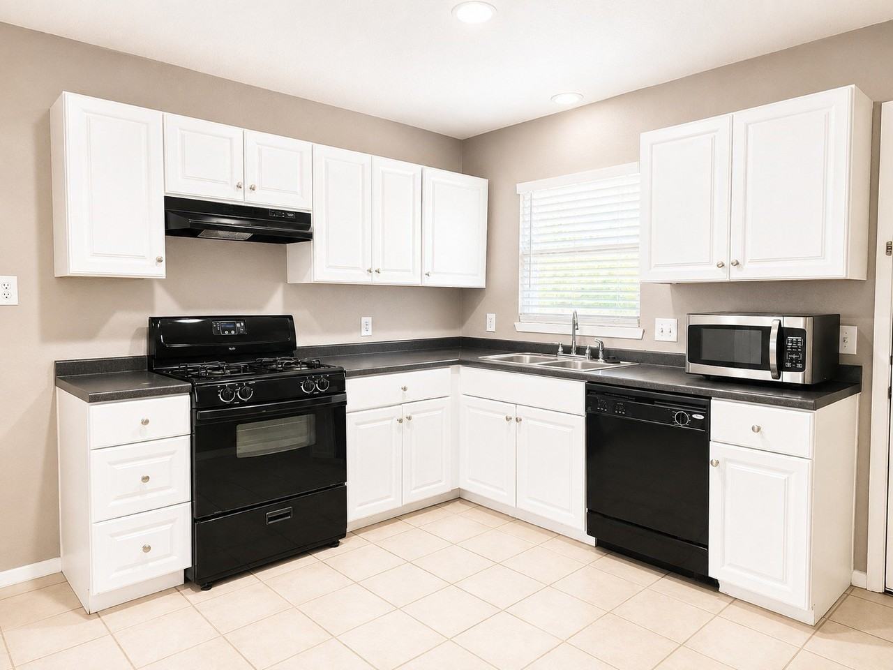 10518 Galena St - Photo 5 of 16