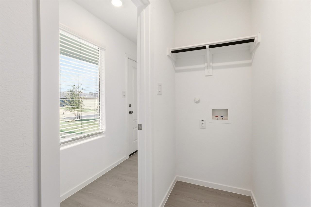 3145 Campeiro Ave - Photo 2 of 15