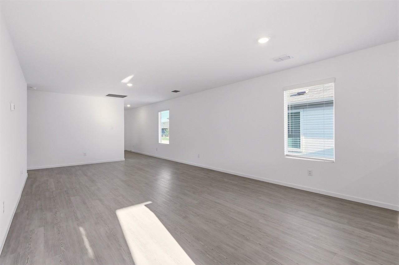 3145 Campeiro Ave - Photo 5 of 15