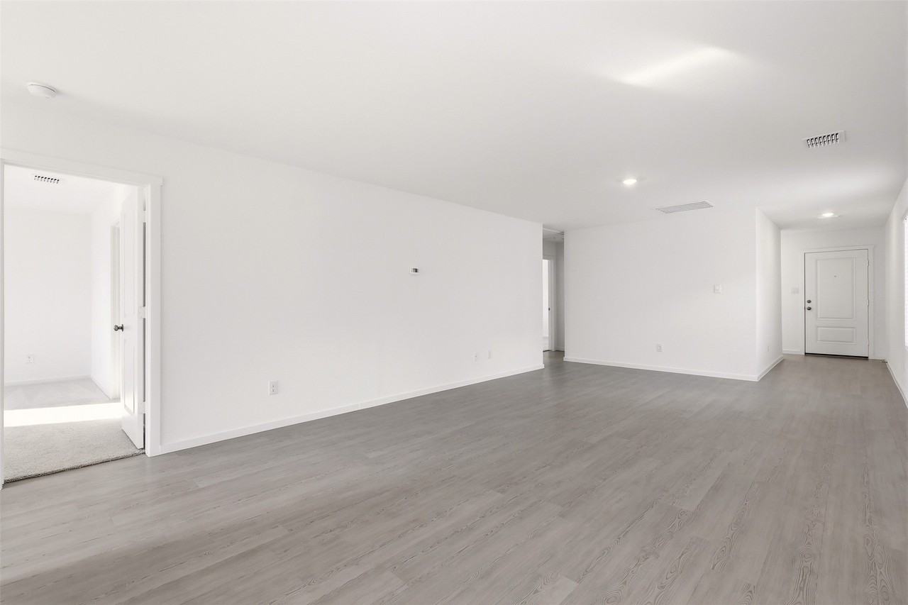 3161 Campeiro Ave - Photo 5 of 16