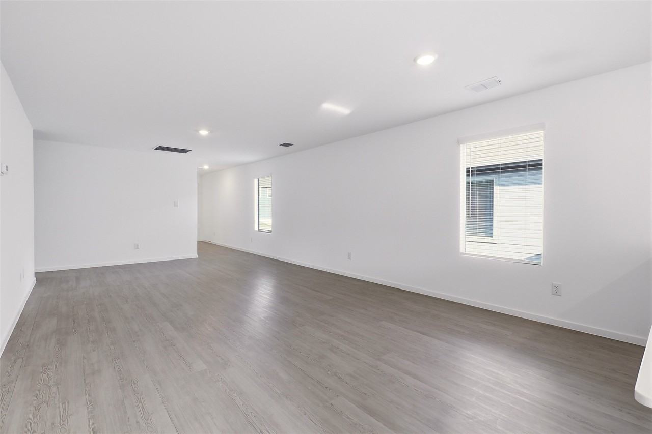 3161 Campeiro Ave - Photo 6 of 16