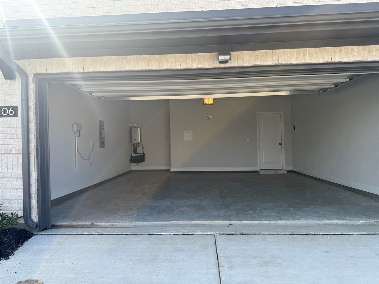 3206 Cordelia Dr - Photo 3 of 40
