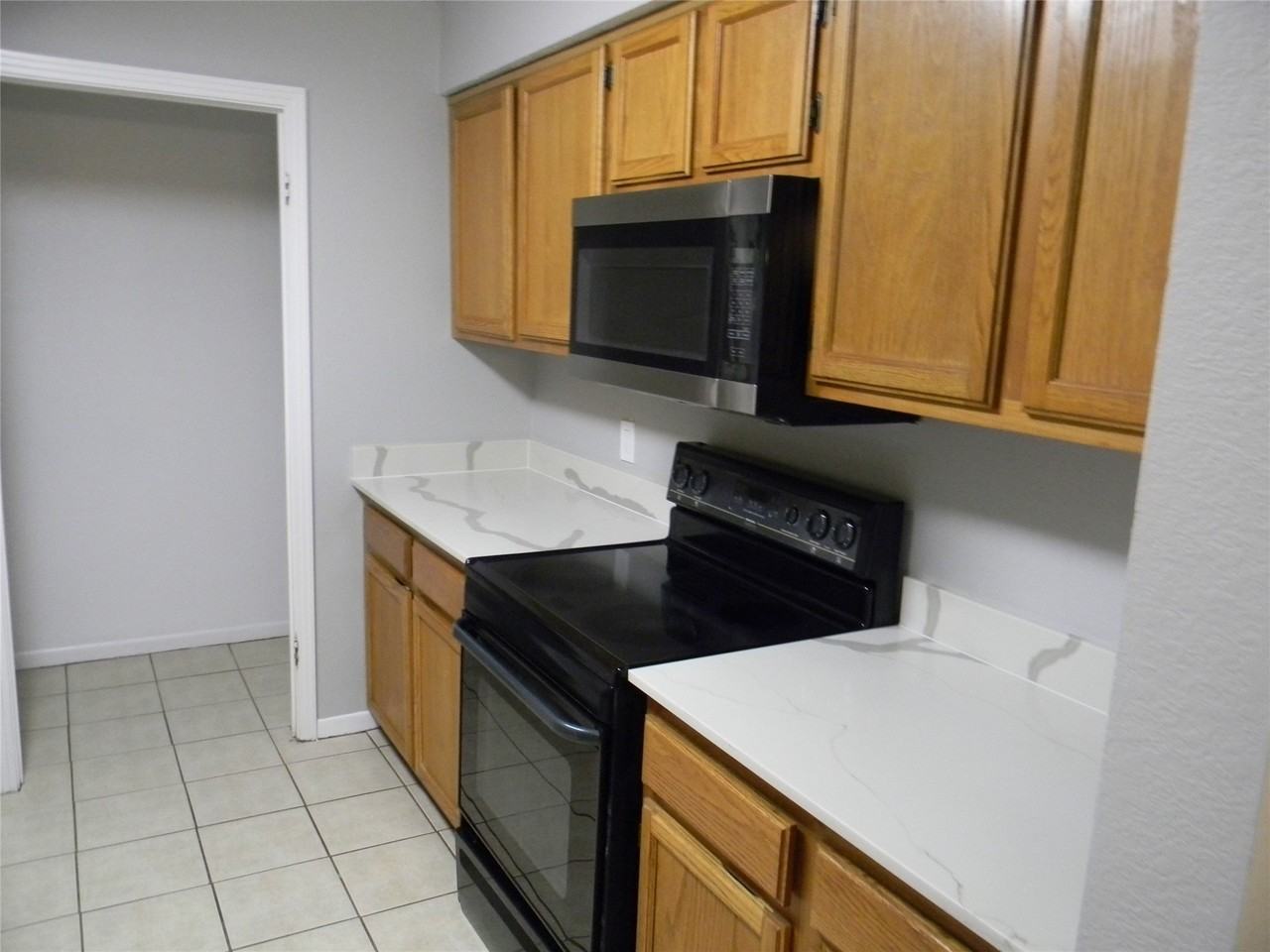 6314 Mark Ct - Photo 5 of 12