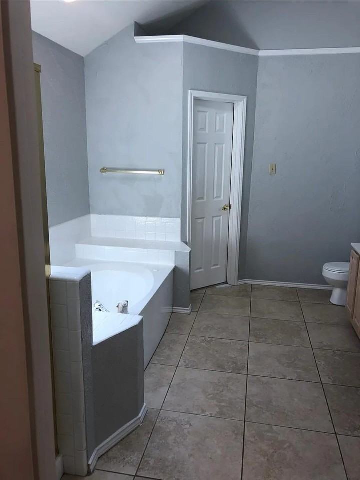 550 Village Green Dr - Photo 4 of 11