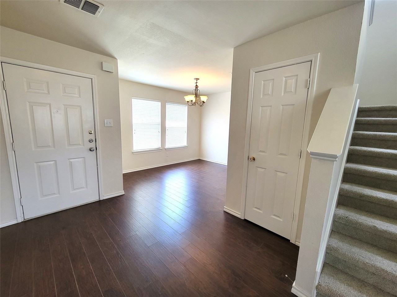 2603 Hidden Valley Dr - Photo 2 of 10