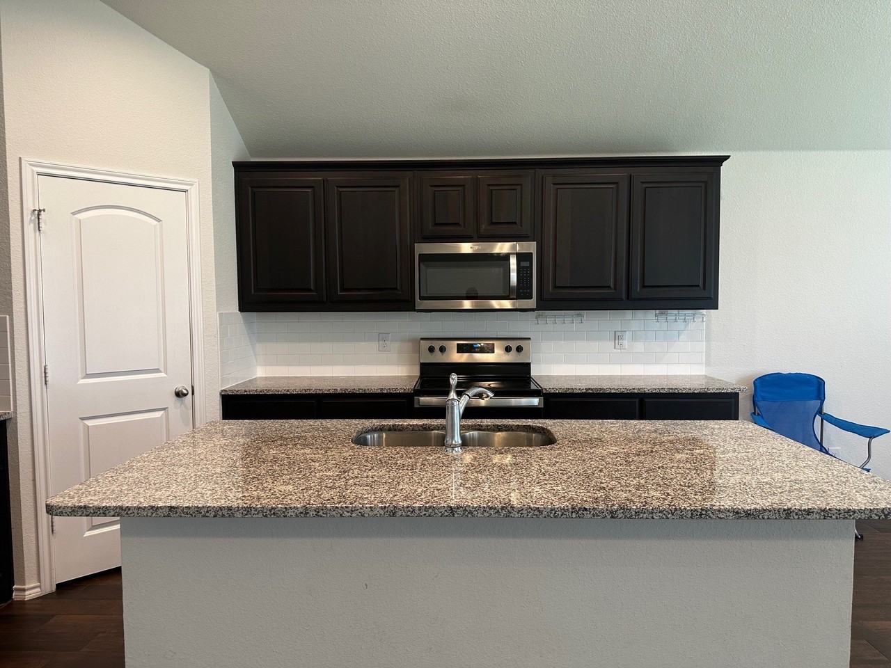 3112 Montego Bay Ln - Photo 4 of 17