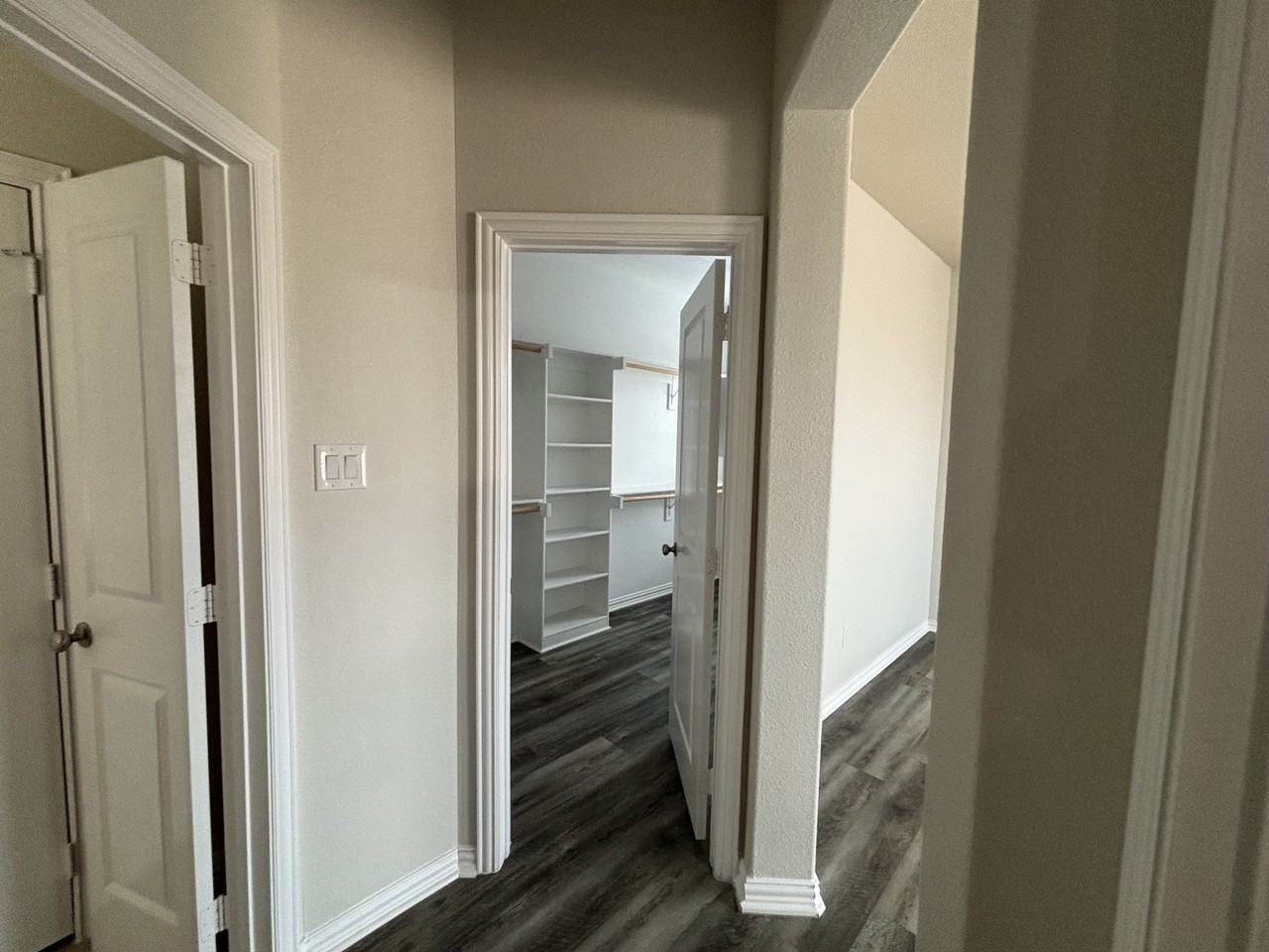 352 Emerald Creek Dr - Photo 3 of 13