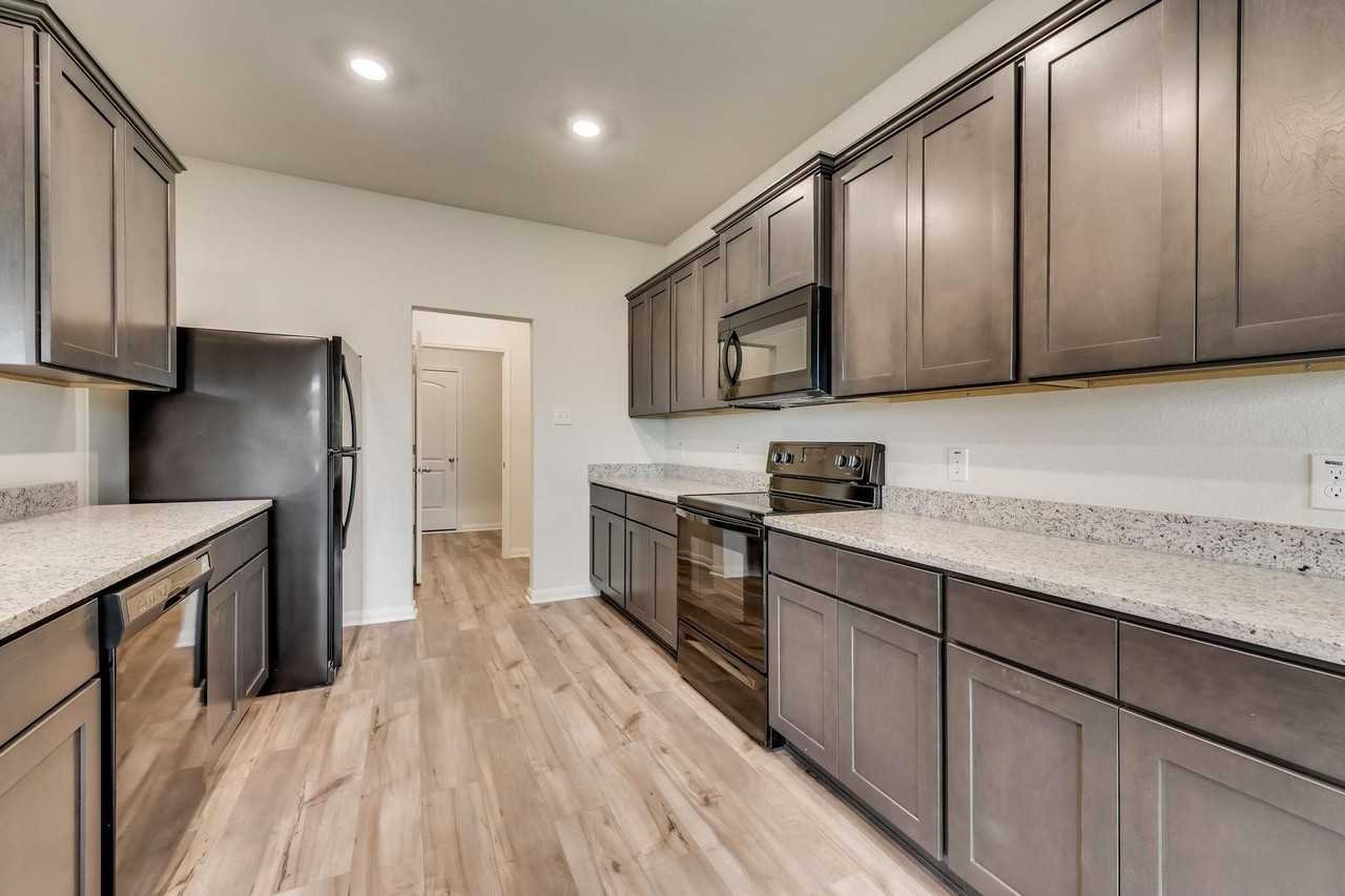 644 Aqueduct Dr - Photo 3 of 16