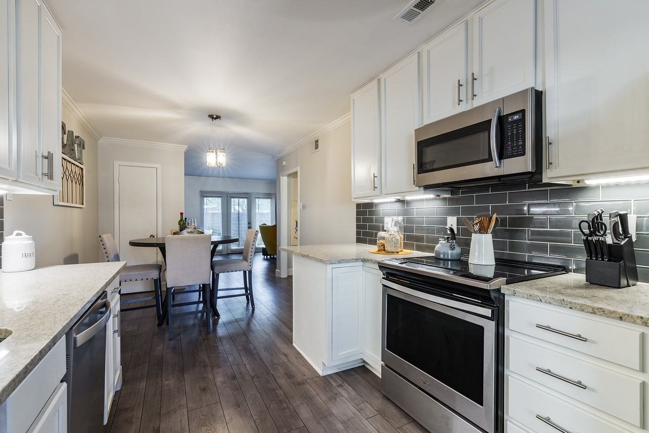 7707 Meadow Park Dr #104 - Photo 3 of 6