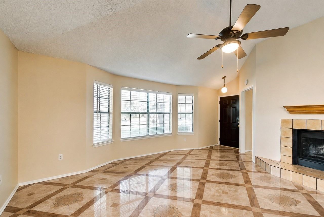 2332 Chestnut Way - Photo 3 of 16