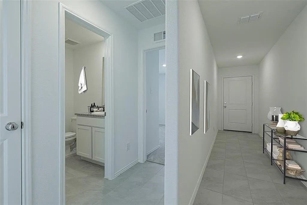1900 Hughes St - Photo 3 of 22