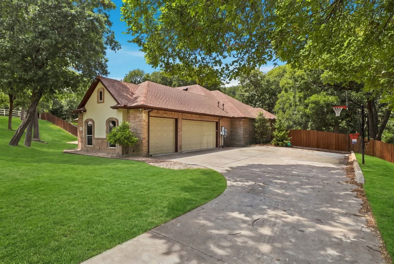 159 Willow Run - Photo 3 of 40