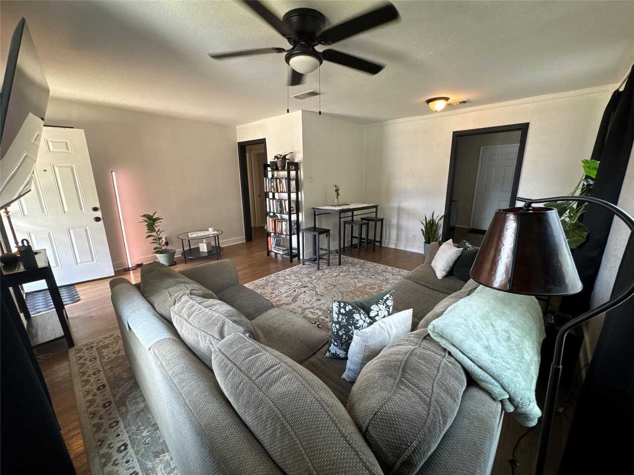 2454 Lea Crest Dr - Photo 2 of 19