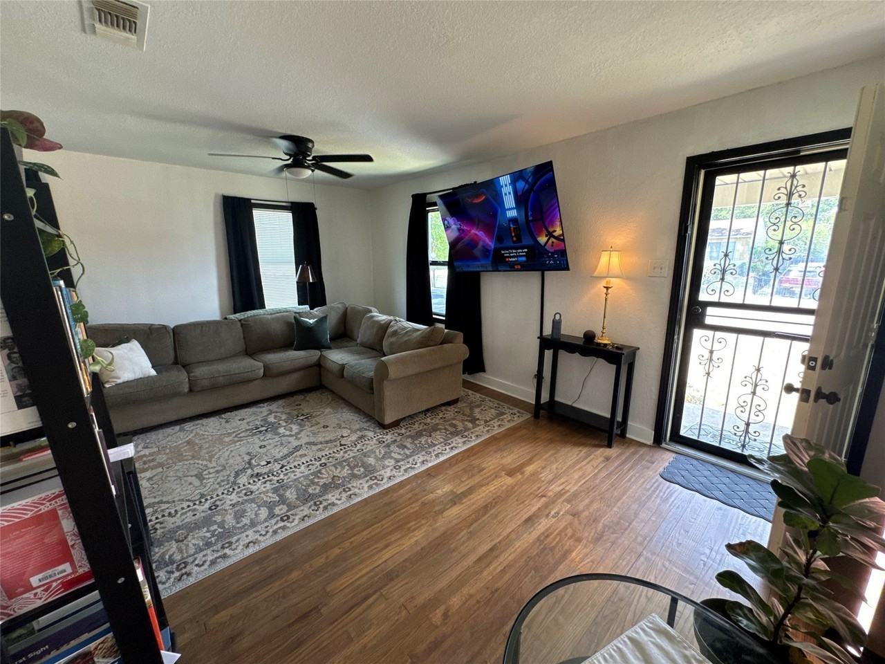 2454 Lea Crest Dr - Photo 3 of 19