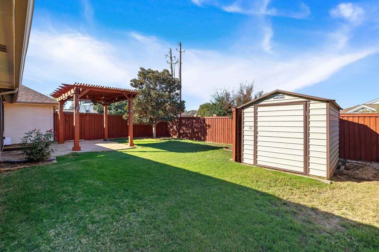 732 Greenway Dr - Photo 4 of 38