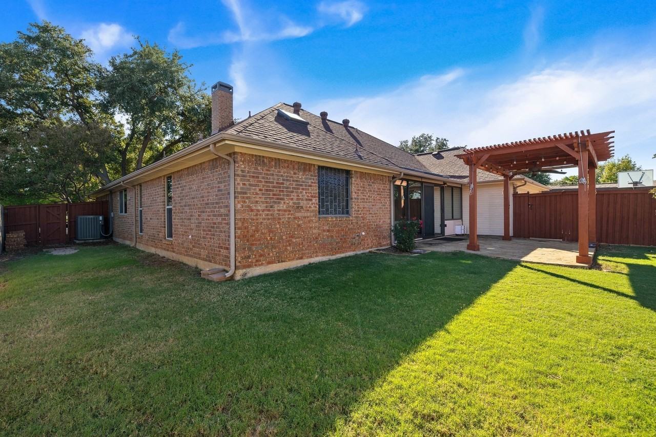 732 Greenway Dr - Photo 5 of 38