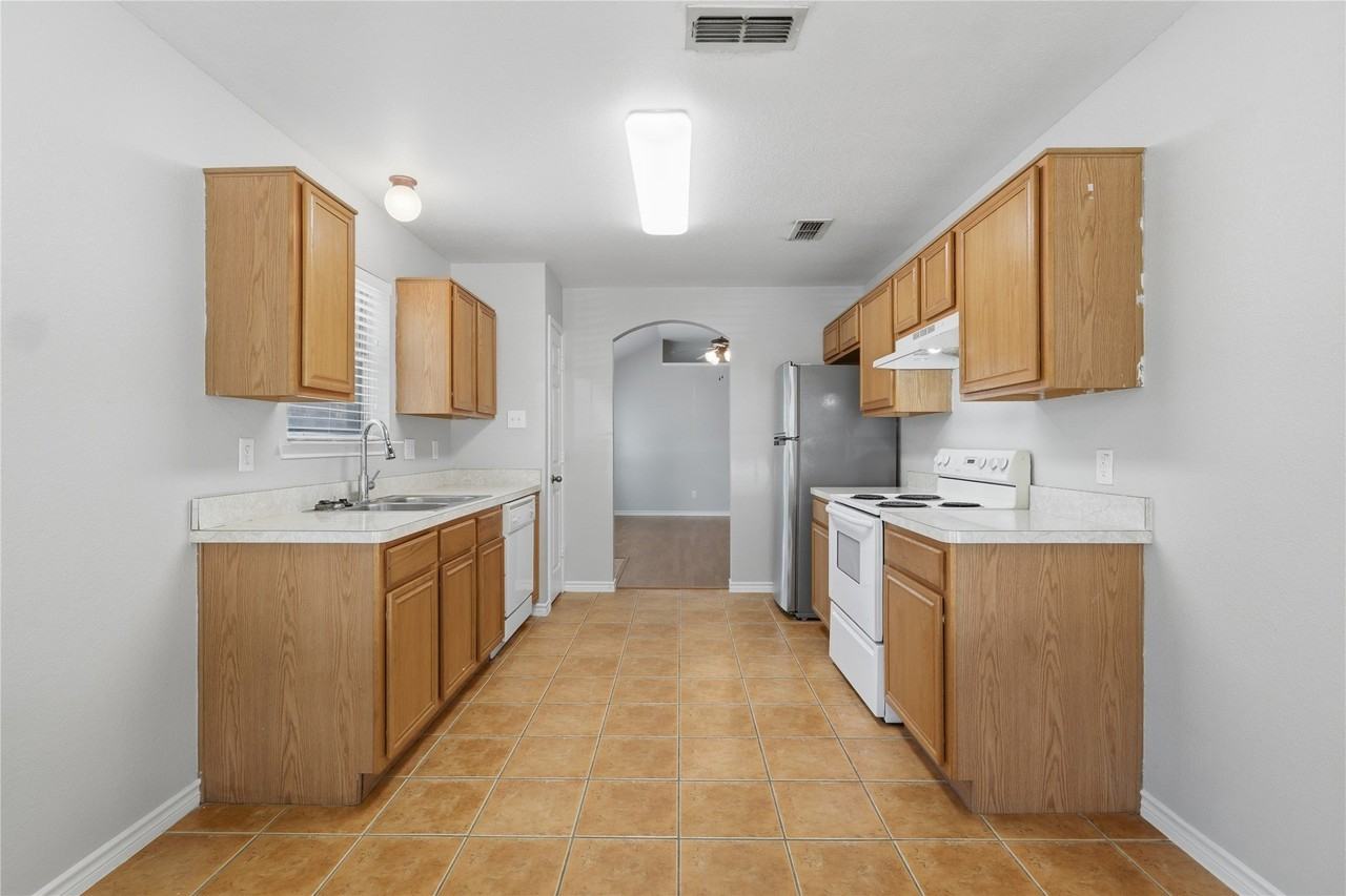 13021 Evergreen Dr - Photo 5 of 16
