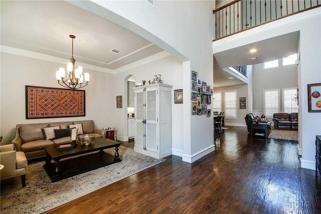 6209 Metz St - Photo 5 of 27