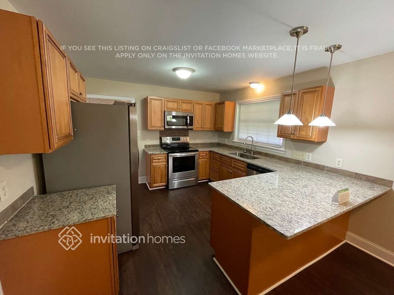 208 N Milford Dr - Photo 4 of 9