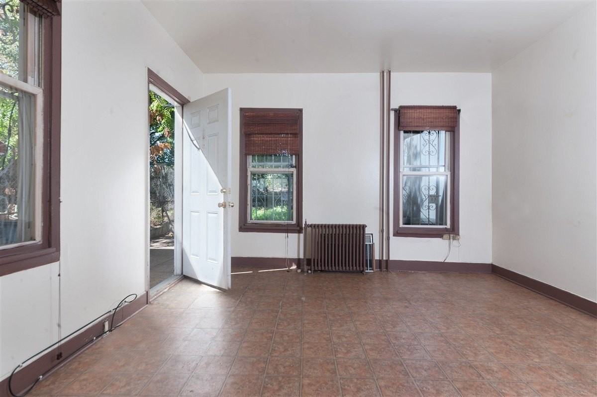 492 Linwood St #3 - Photo 2 of 6