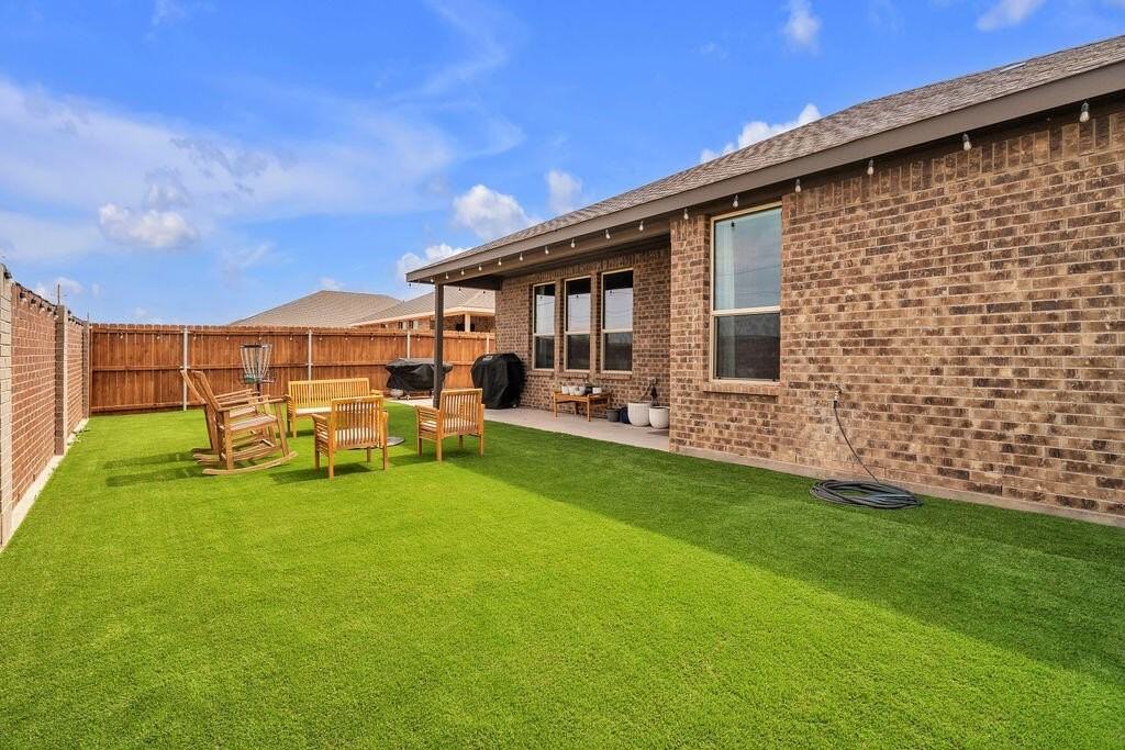 7012 Expedition Dr - Photo 2 of 31