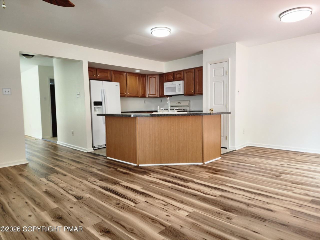 7225 Blushingwood Grv - Photo 3 of 41