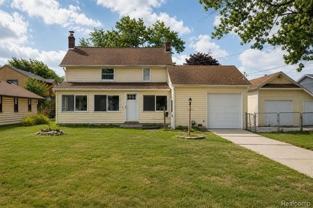 22464 Beach St - Photo 1 of 1