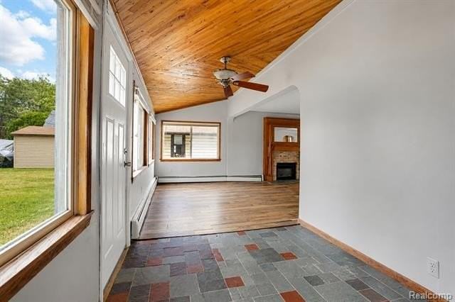 22464 Beach St - Photo 7 of 25