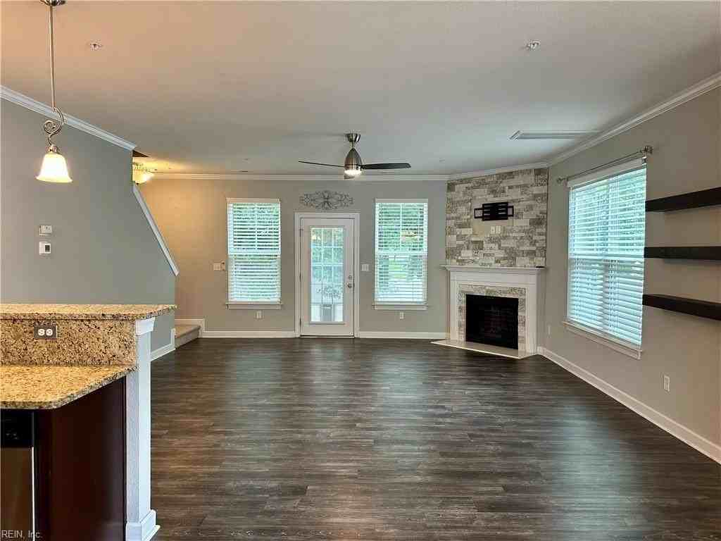 700 Albertine Ct - Photo 3 of 30