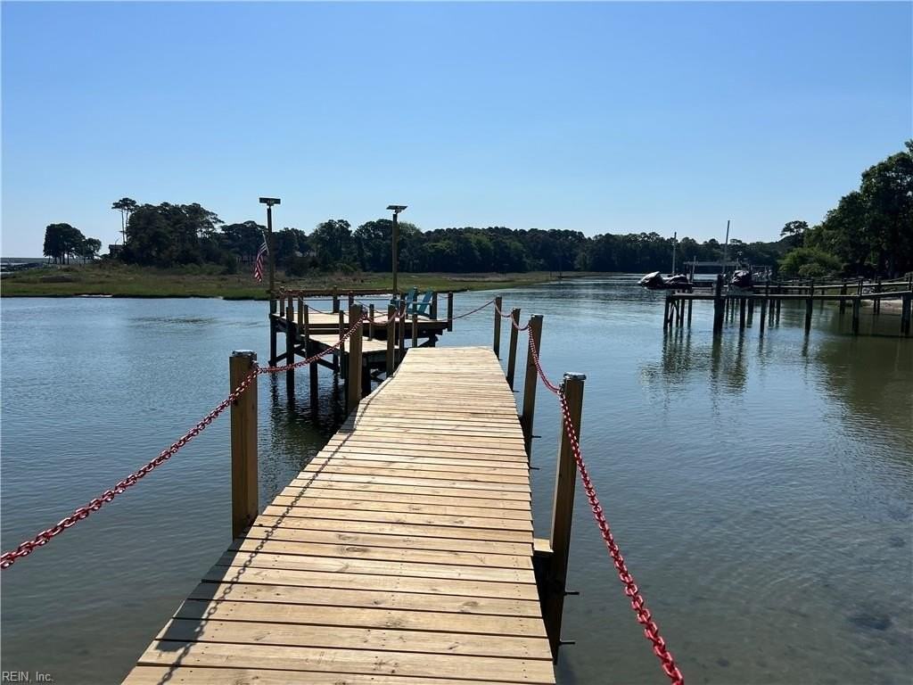 5028 Bay Cir - Photo 3 of 24