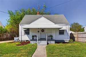 featured image of 706 Newport News Ave