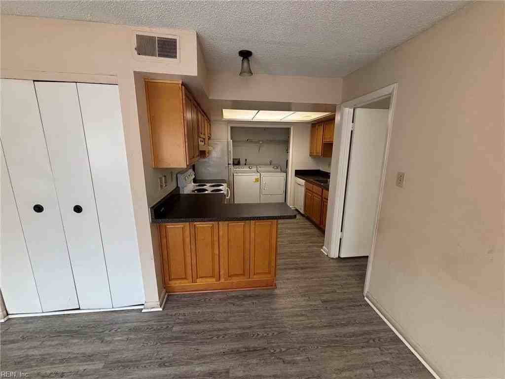 521 Abbot Muse - Photo 5 of 11