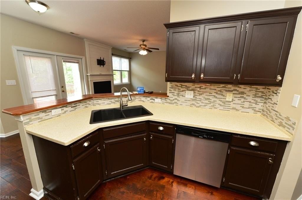 517 Whisper Walk - Photo 7 of 29