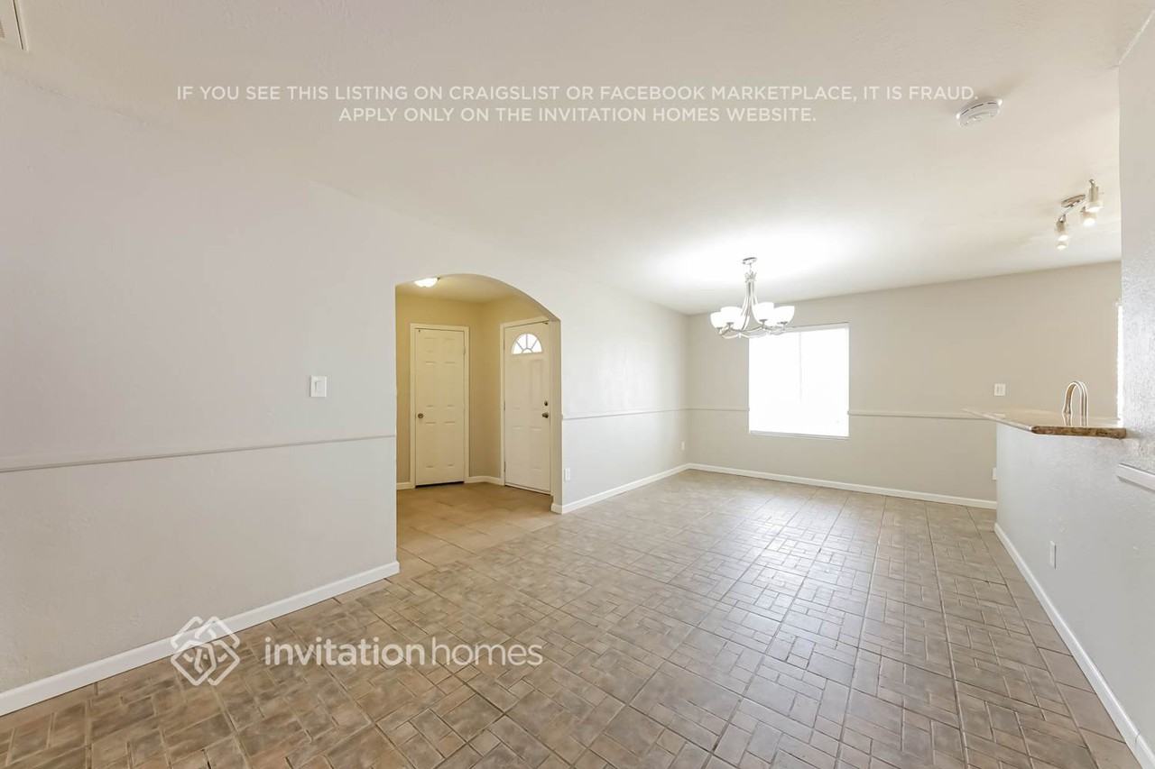 601 W Oraibi Dr - Photo 5 of 16