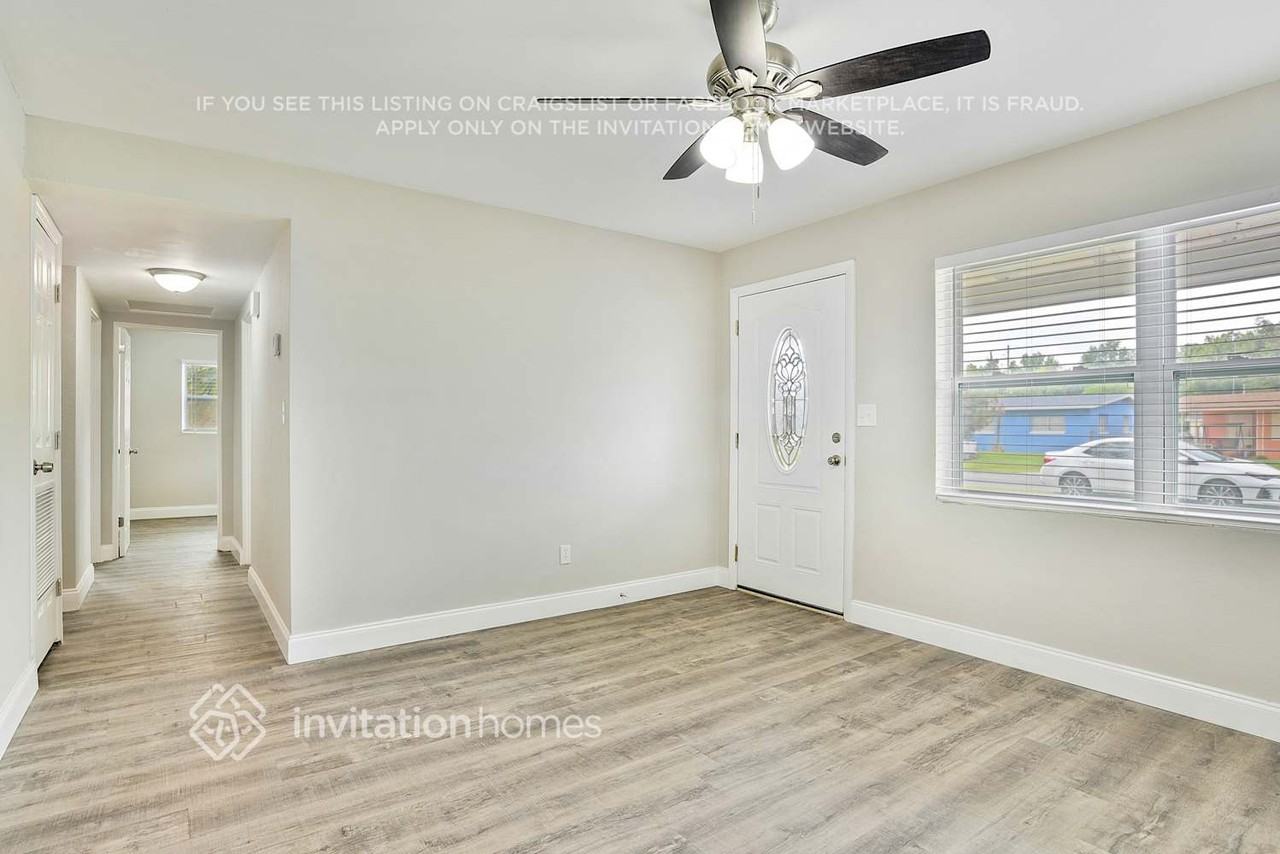 4039 Gay Nell Ct - Photo 5 of 31
