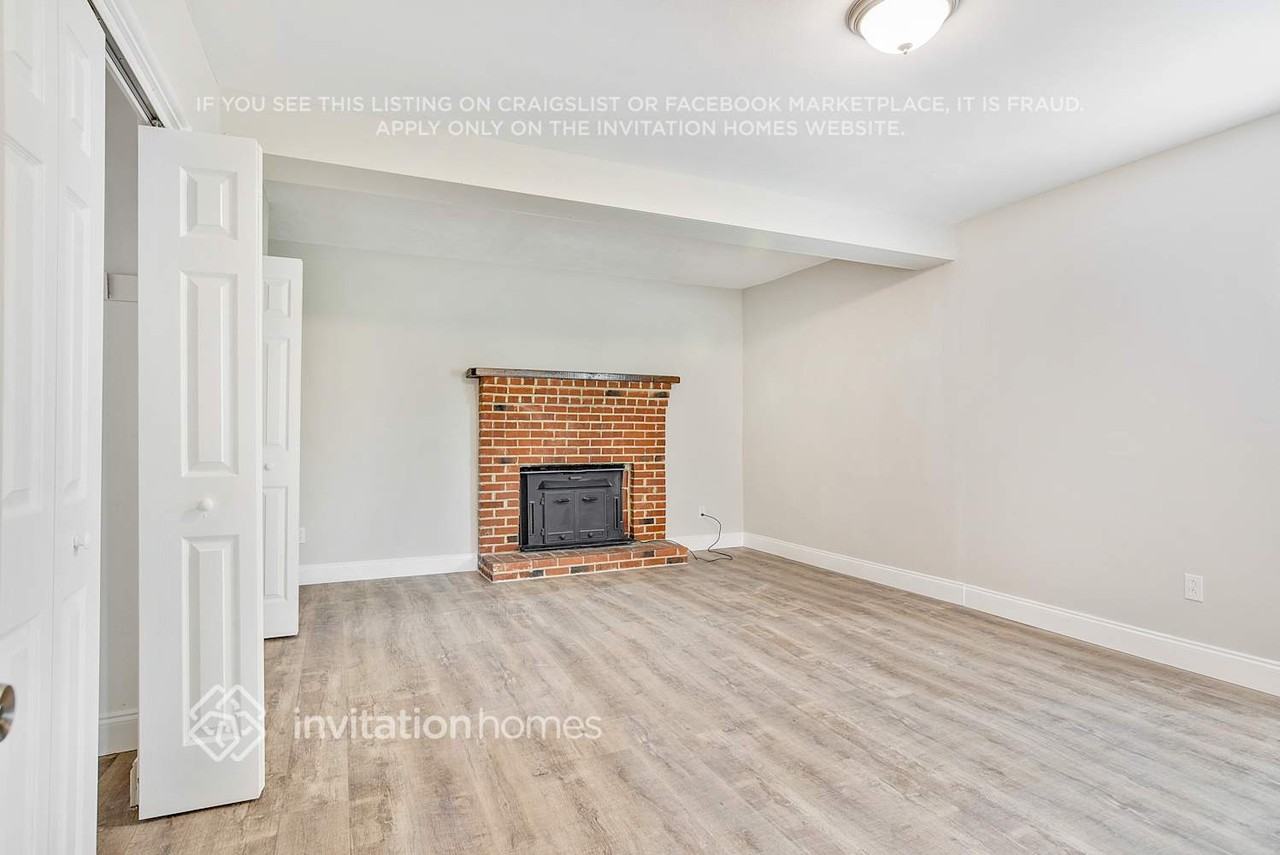 4039 Gay Nell Ct - Photo 6 of 31