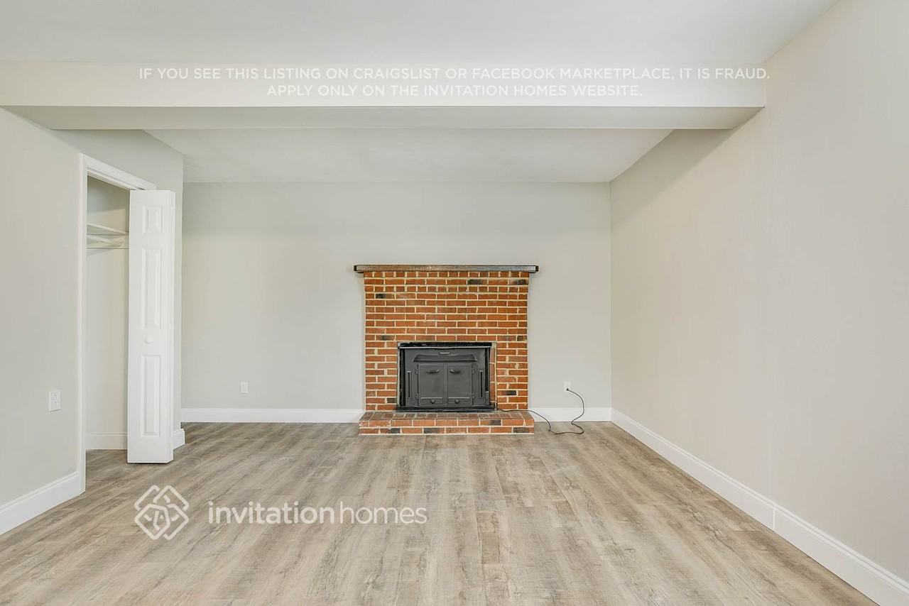 4039 Gay Nell Ct - Photo 7 of 31