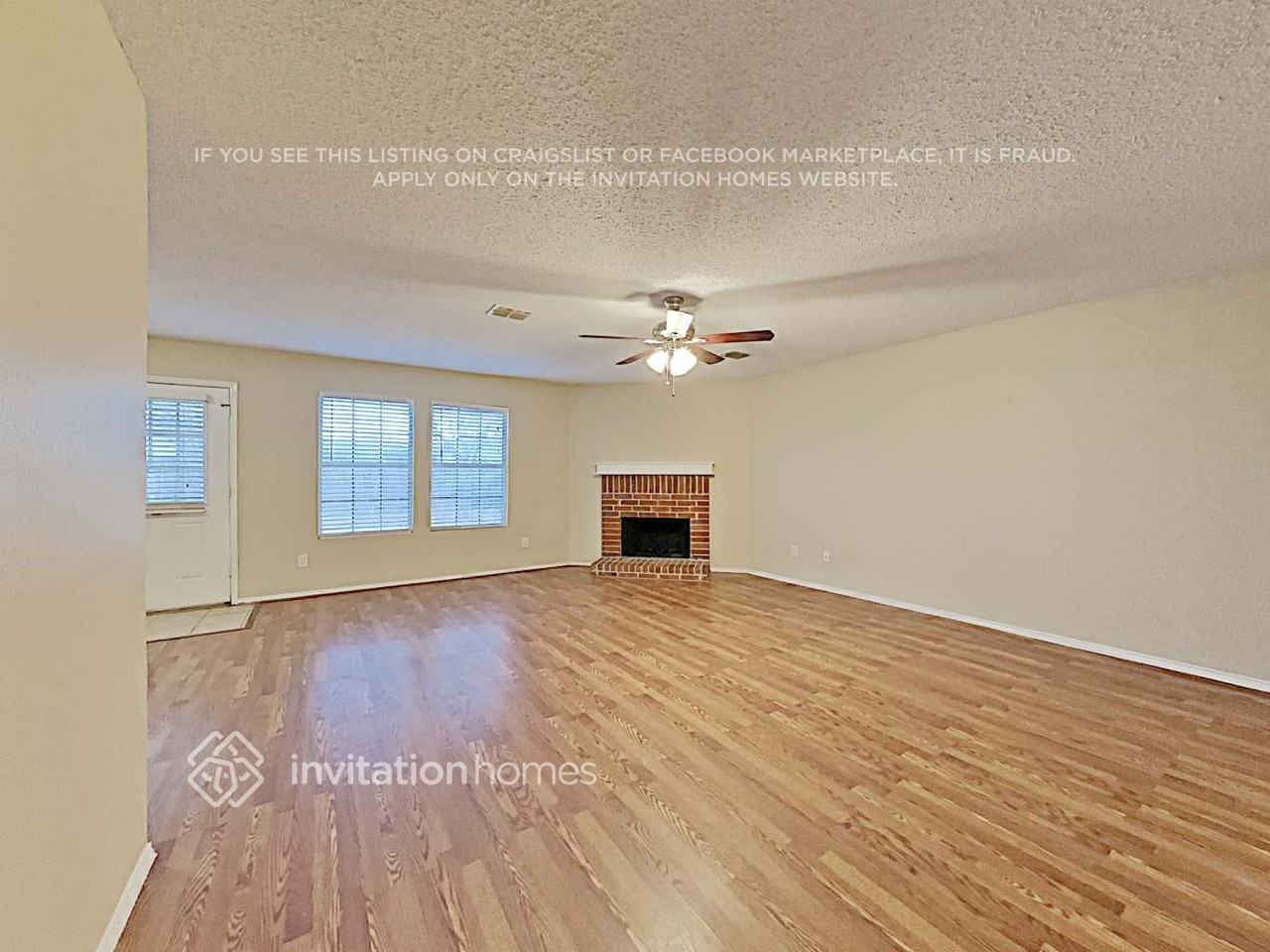 1537 Englewood Dr - Photo 4 of 24