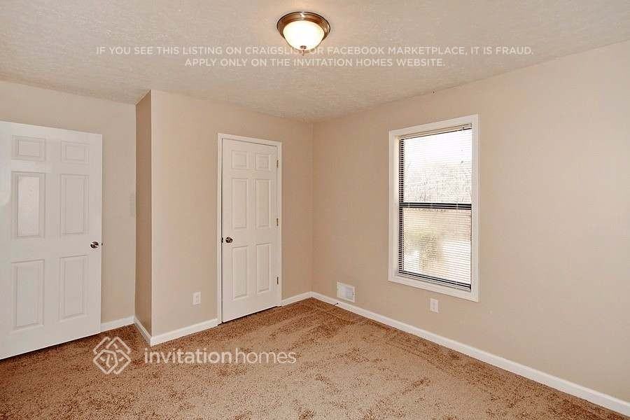 911 Lebanon Pl - Photo 7 of 12